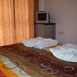 Ryor - Breakfast And Free Parking Hotel 3*