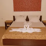 Ryor - Breakfast And Free Parking Hotel 3*