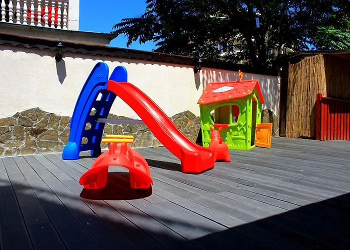 Ryor - Breakfast And Free Parking Отель Солнечный берег