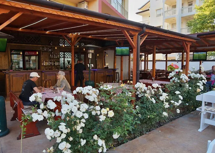 Отель Ryor - Breakfast And Free Parking