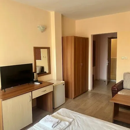 Ryor - Restaurant & Free Parking Hotel Sunny Beach