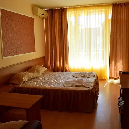 Ryor - Restaurant & Free Parking Hotel