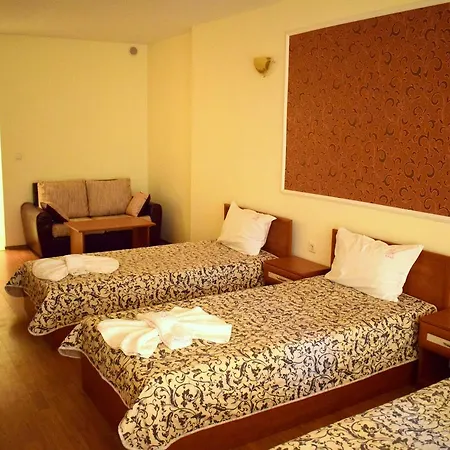 Ryor - Restaurant & Free Parking Хотел Слънчев бряг