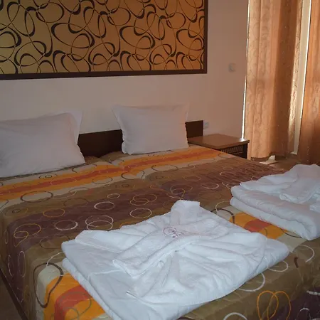 Хотел Ryor - Restaurant & Free Parking 3*
