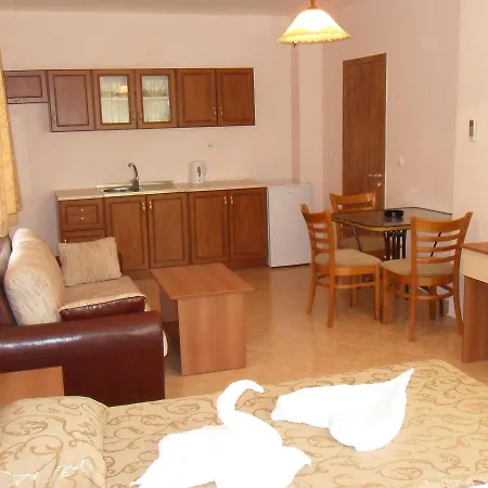 Хотел Ryor - Restaurant & Free Parking Слънчев бряг
