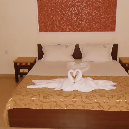 Ryor Hotel - Breakfast&Free Parking Hotel 3*