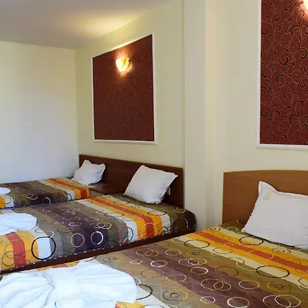 Hotel Ryor - Breakfast And Free Parking 3*