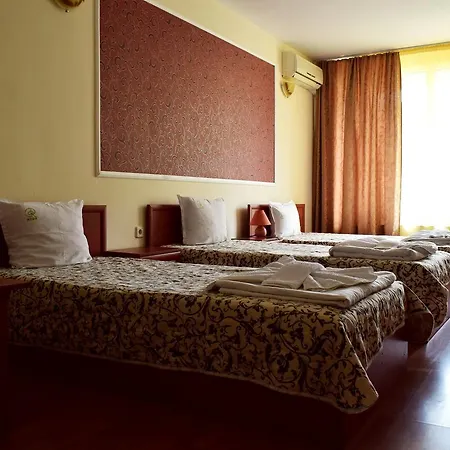 Ryor - Restaurant & Free Parking Hotel