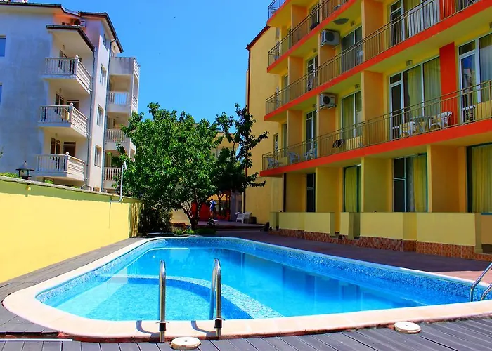 Ryor - Breakfast And Free Parking Hotell 3*