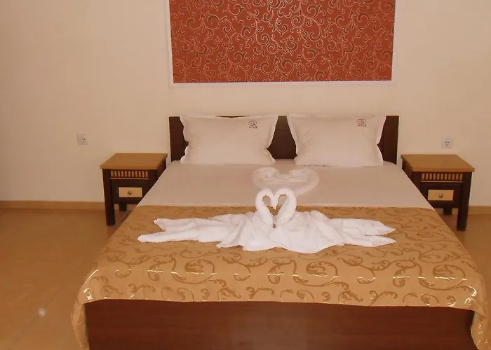 Ryor - Breakfast And Free Parking Hotell 3*