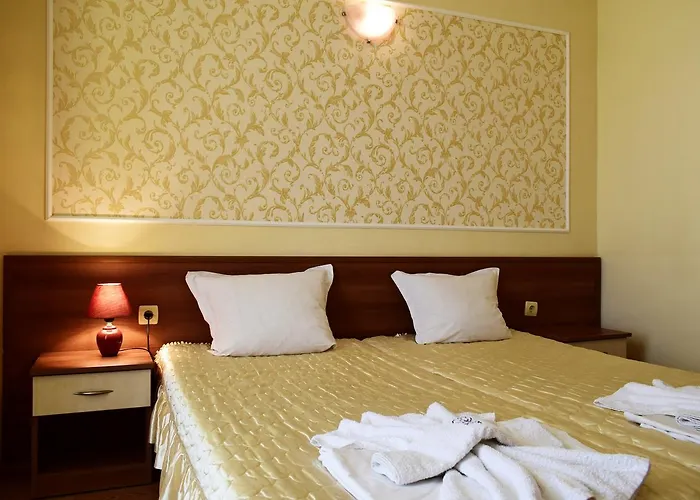 Ryor - Breakfast And Free Parking Hotell 3*