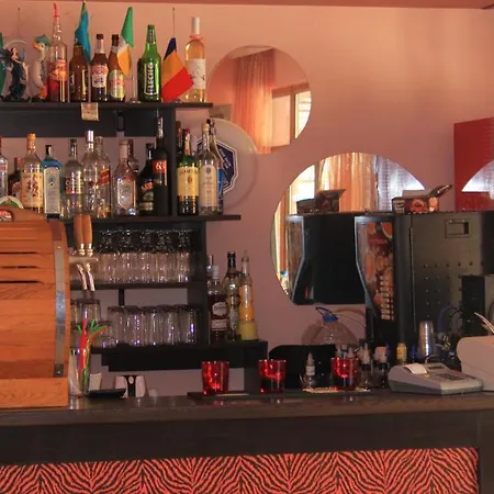 Ryor - Breakfast And Free Parking Hotel 3*