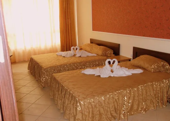 Ryor - Breakfast And Free Parking Hotel 3*