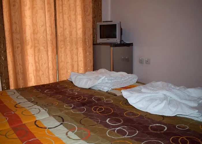 Ryor - Breakfast And Free Parking Hotel 3*